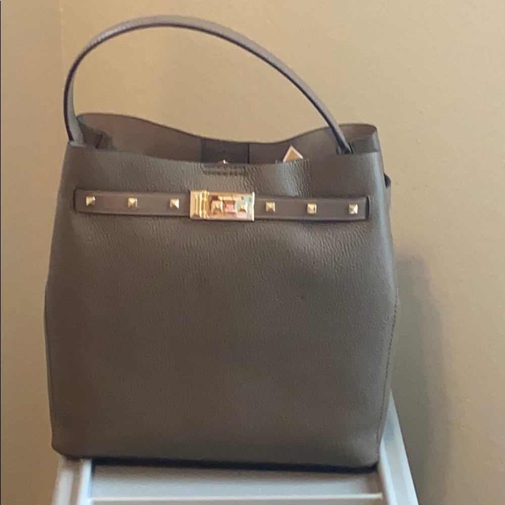 Michael Kors Addison Bucket Bag in Mushroom
